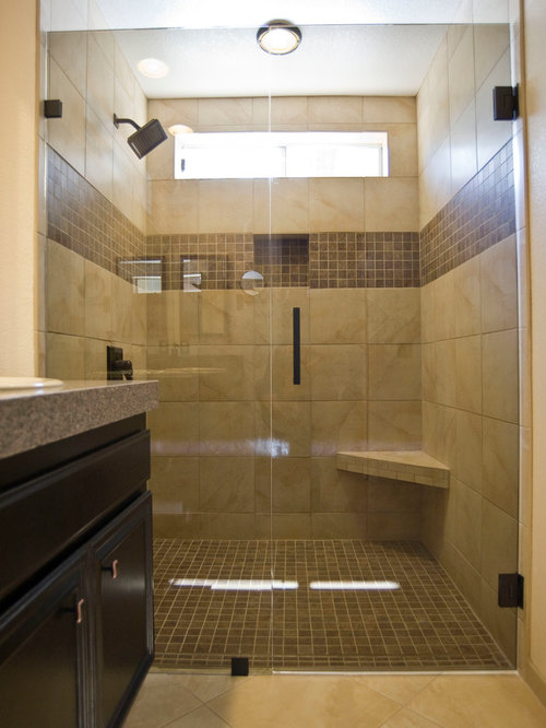Moderne Duschbäder mit Travertinfliesen - Design-Ideen & Beispiele für