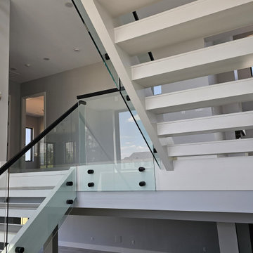 Project #125 | Modern Open-Riser Staircase with Glass Balustrade
