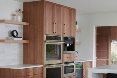 Kitchen - contemporary kitchen idea in Seattle