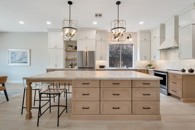 Example of a farmhouse kitchen design in Phoenix