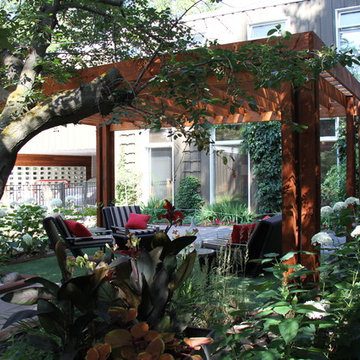 Riverside Courtyard