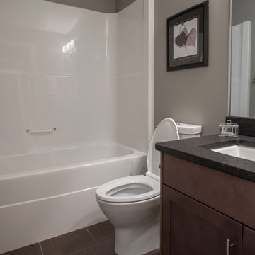 1543 sq/ft Modified Bi-level, 3 bedrooms, 2 ½ baths