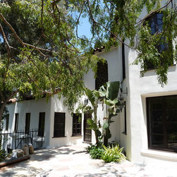 Hollywood &ndash; Historic Renovation - Windows