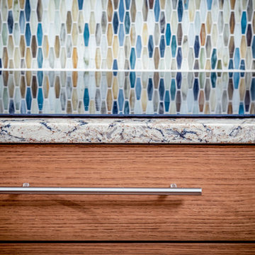 Two-tone Kitchen