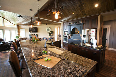 Example of a mountain style home design design in Seattle