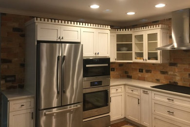 This is an example of a kitchen in Jacksonville.