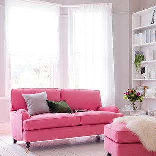 Inspiration för mellanstora moderna vardagsrum, med ett finrum, vita väggar, målat trägolv och vitt golv