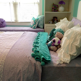 Inspiration for a mid-sized transitional medium tone wood floor bedroom remodel in DC Metro with green walls