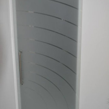 Glass room divider