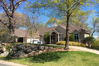 Arts and crafts home design photo in Minneapolis