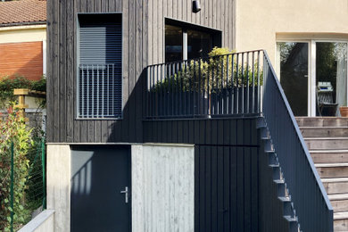 パリにあるコンテンポラリースタイルのおしゃれな家の外観の写真