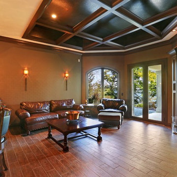 Lakefront Manor