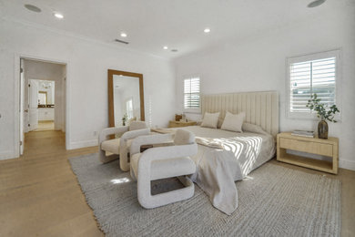 Example of a 1950s master bedroom design in Los Angeles