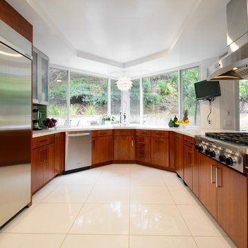 Modern Spacious Kitchen Remodel with Movable Island
