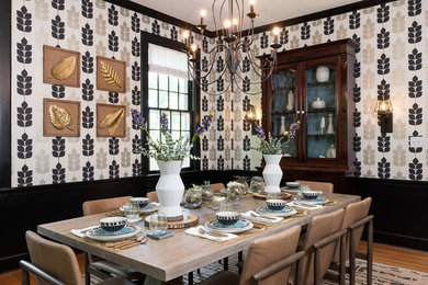 Dining room - transitional dining room idea in New York