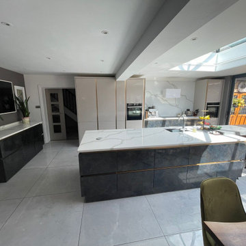 Two Tone Kitchen - Bold Island