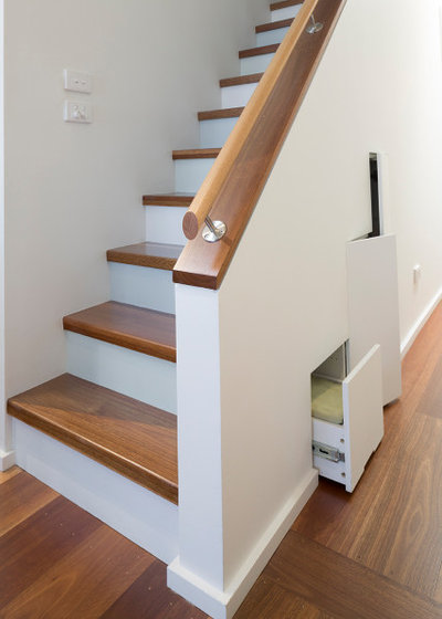 Transitional Staircase by RMR Architects