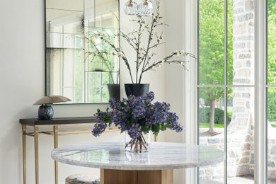 Elegant entryway photo in Chicago