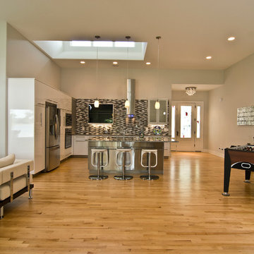 Contemporary Lakefront