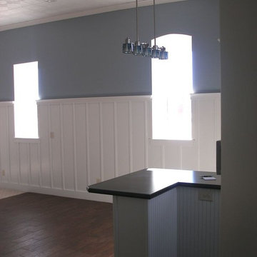 Upstairs Upscale Apartment