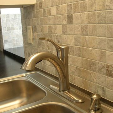 Upstairs Upscale Apartment