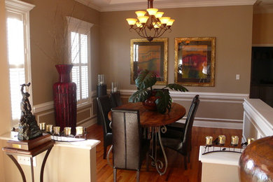Eclectic dining room photo in Orlando