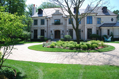 Photo of a contemporary landscaping in Chicago.