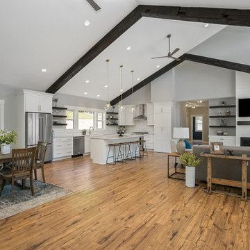 Red Carnation – Luxury Lakefront Home