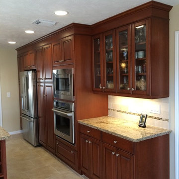 Warm & Cozy Traditional Kitchen in Clear Lake