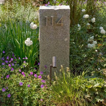sign/number posts