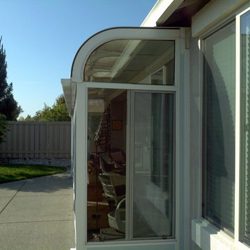 Curved Eave Sunroom in Sacramenot