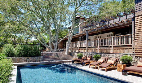 Houzz Tour: A Modest Exterior Hides a Stunning Interior in California