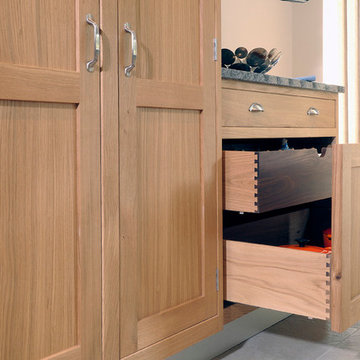 Versatile kitchen storage