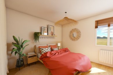 Idée de décoration pour une chambre parentale ethnique de taille moyenne avec un mur beige.