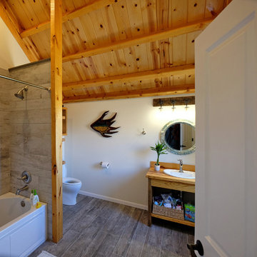 Acreage Barn Home in Iowa