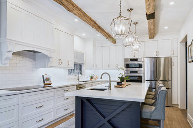 Inspiration for a country kitchen remodel in Toronto