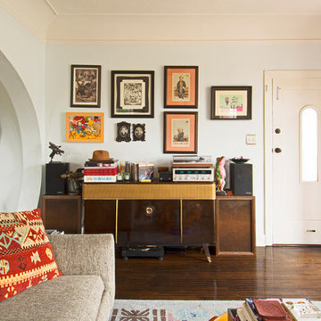 My Houzz: Eclectic Style & Treasured Pieces Personalize A Musician's Apartment