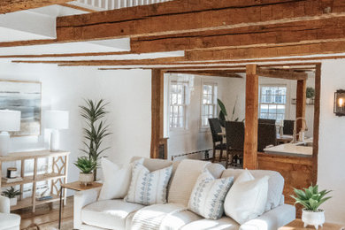 Transitional home design photo in New York