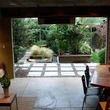 LEE'sCONDO PATIO