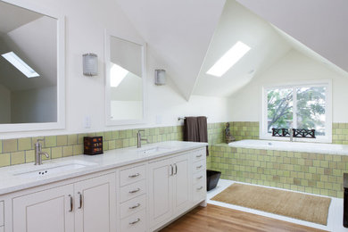 Example of a bathroom design in Raleigh