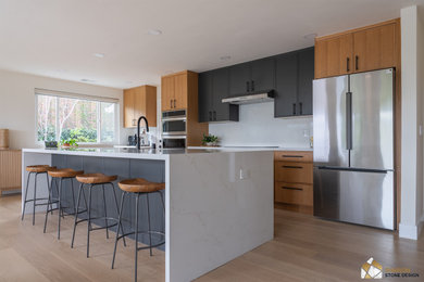 Inspiration for a contemporary kitchen remodel in San Francisco