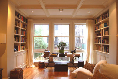 Elegant living room photo in New York