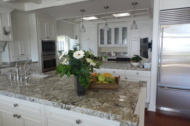 Inspiration for a timeless kitchen remodel in Orange County