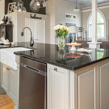 Westfield Onyx Traditional Kitchen