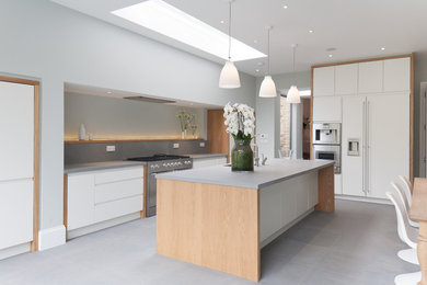 Inspiration for a contemporary kitchen in London.