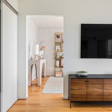 Santa Monica, CA. Beach front, cozy contemporary design