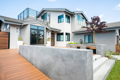 Inspiration for a modern two-story house exterior remodel in Seattle