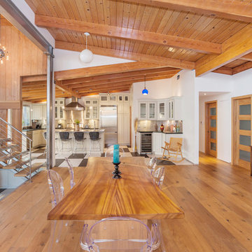 Stunning Mid-Century Modern