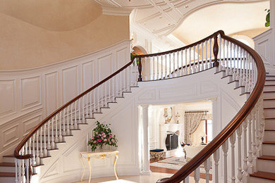 Entryway - traditional entryway idea in Portland Maine