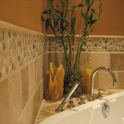 Island Stone pebble bathroom design - Tile